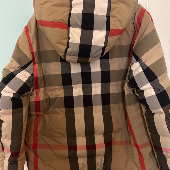 60% off! Authentic Burberry Reversible Recycled Nylon Re:Down® Puffer Jacket XXL - Picture 5 of 12